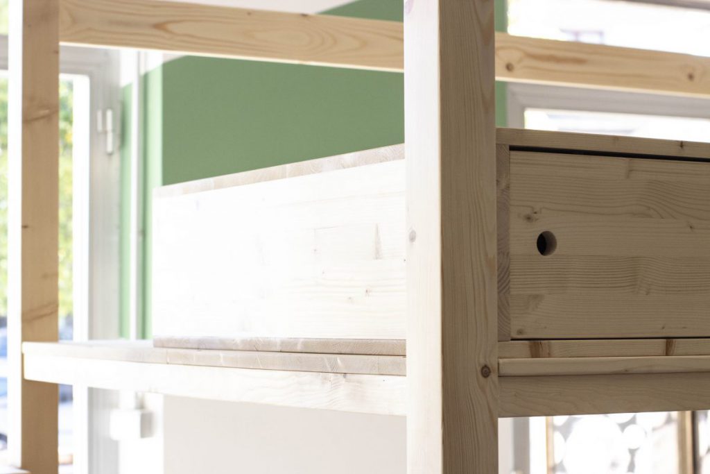particolare_cassetti_legno
